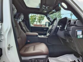
									TOYOTA Land Cruiser Wagon VX First Edition Pearl White 2024′ FBX16 full								