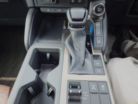 
									TOYOTA Land Cruiser Wagon VX First Edition Pearl White 2024′ FBX16 full								