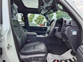 
									TOYOTA Land Cruiser Wagon VX Pearl White 2024′ FBX18 full								