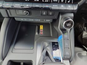 
									TOYOTA Land Cruiser Wagon VX Pearl White 2024′ FBX18 full								