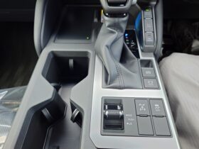 
									TOYOTA Land Cruiser Wagon VX Pearl White 2024′ FBX18 full								