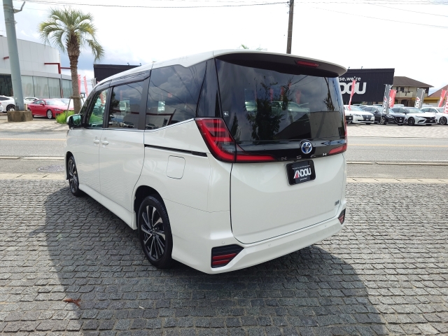TOYOTA Noah S-Z Pearl White 2023′ FBX1G