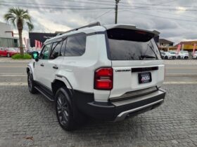
									TOYOTA Land Cruiser Wagon ZX Pearl White 2024′ FBX1K full								