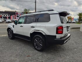 
									TOYOTA Land Cruiser Wagon ZX Pearl White 2024′ FBX1K full								