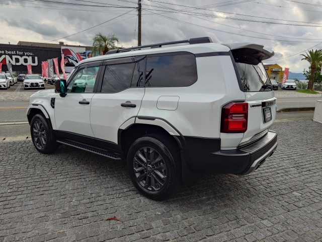 TOYOTA Land Cruiser Wagon ZX Pearl White 2024′ FBX1K