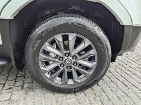 
									TOYOTA Land Cruiser Wagon ZX Pearl White 2024′ FBX1K full								