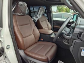 
									TOYOTA Land Cruiser Wagon ZX Pearl White 2024′ FBX1K full								