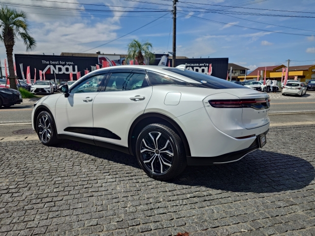 TOYOTA Crown CrossOver X Pearl White 2024′ FBX1Q