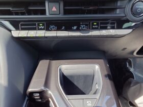 
									TOYOTA Crown CrossOver X Pearl White 2024′ FBX1Q full								