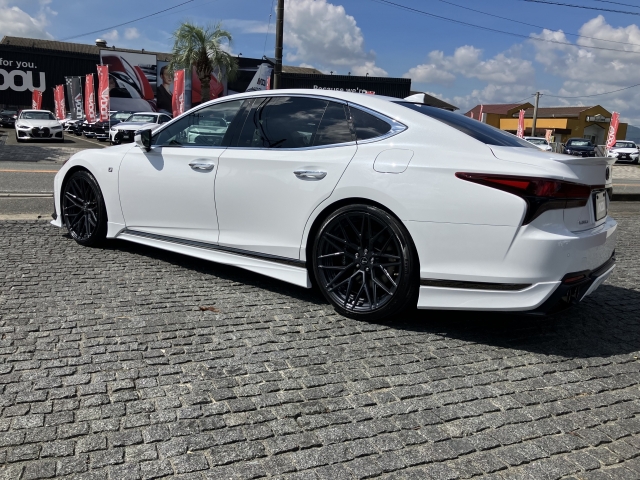 Lexus LS F Sport Pearl White 2021′ FBX2A