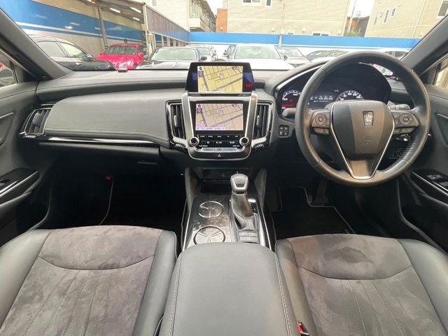 TOYOTA Crown S Elegance Style Pearl White 2020′ FC4YC