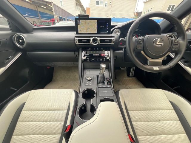 Lexus IS F Sports Pearl White 2021′ FC4YO