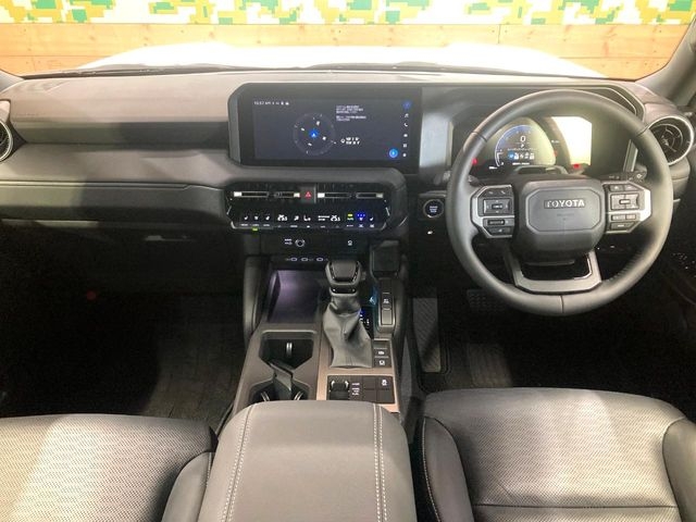 TOYOTA Land Cruiser Wagon VX Pearl White 2024′ FC4ZY