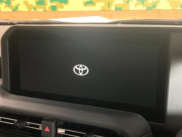 TOYOTA Land Cruiser Wagon VX Pearl White 2024′ FC4ZY