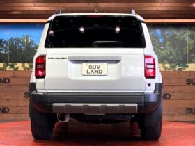 
									TOYOTA Land Cruiser Wagon VX Pearl White 2024′ FC4ZY full								