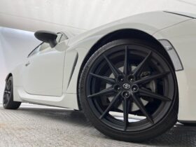 
									TOYOTA 86 RZ Pearl White 2021′ FC59R full								