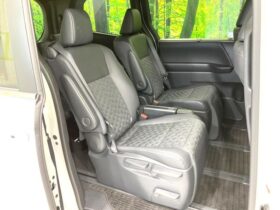 
									TOYOTA Voxy S-Z Pearl White 2025′ FC5DA full								