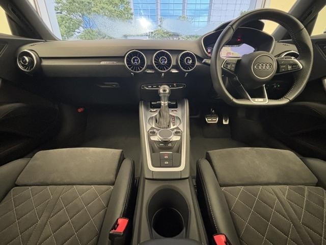Audi TT 45 TFSI Quattro S-Line Packet White 2023′ FC5EE