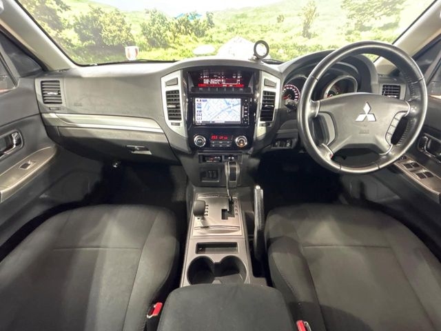 MITSUBISHI Pajero Exceed Pearl White 2018′ FC5N0
