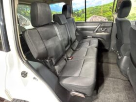 
									MITSUBISHI Pajero Exceed Pearl White 2018′ FC5N0 full								