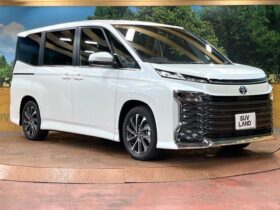 
									TOYOTA Voxy S-Z Pearl White 2025′ FC6IS full								