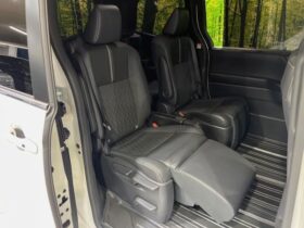 
									TOYOTA Noah S-Z Pearl White 2024′ FC6UT full								