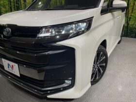 
									TOYOTA Noah S-Z Pearl White 2024′ FC6UT full								