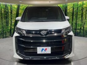 
									TOYOTA Noah S-Z Pearl White 2024′ FC6UT full								