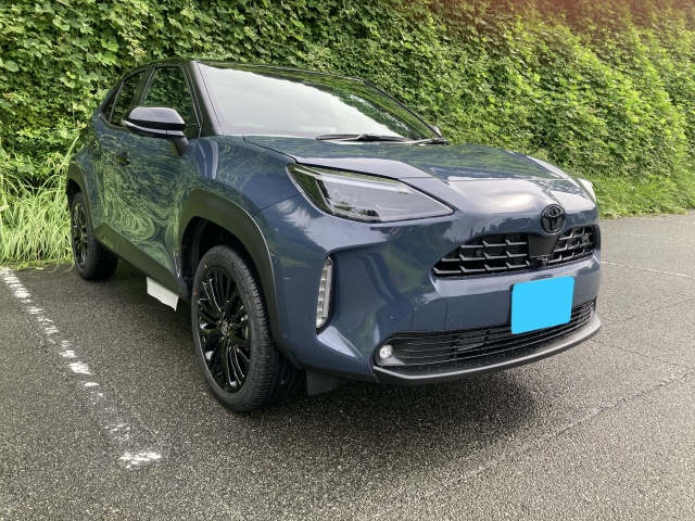 TOYOTA Yaris Cross Z Urbano Gray/Black 2025′ FCJZ8
