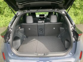 
									TOYOTA Yaris Cross Z Urbano Gray/Black 2025′ FCJZ8 full								