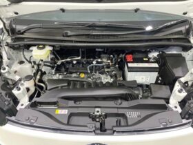 
									TOYOTA Voxy S-Z Pearl White 2025′ FE9WR full								