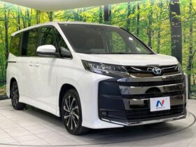 
									TOYOTA Noah Hybrid S-Z Pearl White 2023′ FEA0R full								