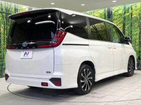 
									TOYOTA Noah Hybrid S-Z Pearl White 2023′ FEA0R full								
