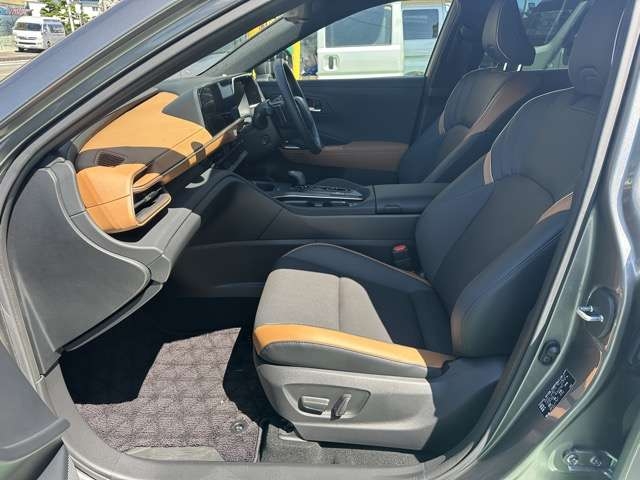 TOYOTA Crown CrossOver RS Advanced Gray/Black 2023′ FEA98