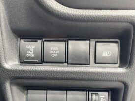 TOYOTA Sienta X Pearl White 2025′ FEAB2