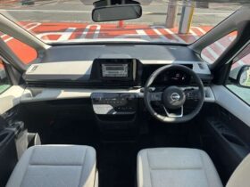 
									NISSAN Serena X White 2023′ FEADV full								