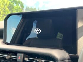 
									TOYOTA Land Cruiser Wagon VX Pearl White 2025′ FEANF full								