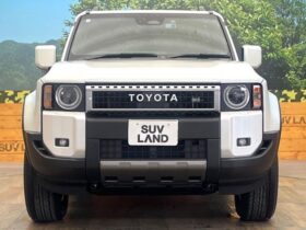 
									TOYOTA Land Cruiser Wagon VX Pearl White 2025′ FEANF full								