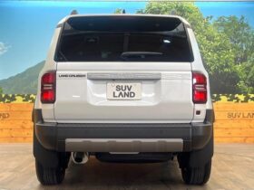 
									TOYOTA Land Cruiser Wagon VX Pearl White 2025′ FEANF full								