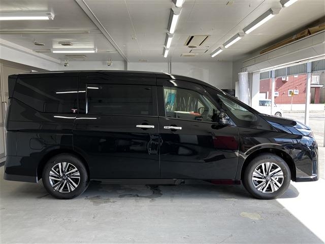 NISSAN Serena Highway Star V 4WD Black 2023′ FEE18