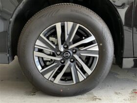 
									NISSAN Serena Highway Star V 4WD Black 2023′ FEE18 full								