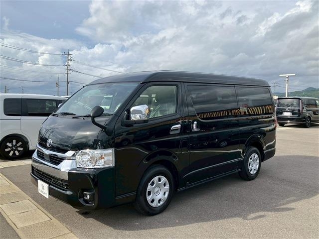 TOYOTA Hiace Wagon 2.7 Wagon GL 10 people Black 2025′ FEE28