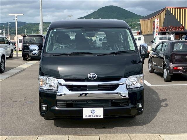 TOYOTA Hiace Wagon 2.7 Wagon GL 10 people Black 2025′ FEE28