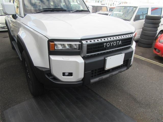 TOYOTA Land Cruiser Wagon 2.7 VX 7 people Pearl White 2024′ FEELO