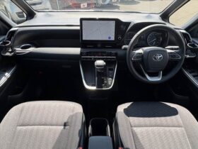 
									TOYOTA Noah G 10.5 Inch DA  Navi   Full Seg   Pearl White 2024′ FEEWC full								