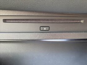 
									TOYOTA Noah G 10.5 Inch DA  Navi   Full Seg   Pearl White 2024′ FEEWC full								