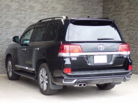 
									TOYOTA Land Cruiser Wagon ZX Black 2020′ FG78R full								