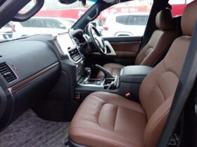 
									TOYOTA Land Cruiser Wagon ZX Black 2020′ FG78R full								