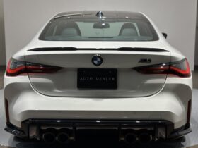 
									BMW M4 Competition M xDrive Pearl White 2024′ FG7BA full								