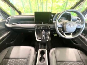 
									TOYOTA Noah S-Z Pearl White 2023′ FGF4G full								